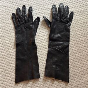 Elegant Vintage Black Leather Gloves